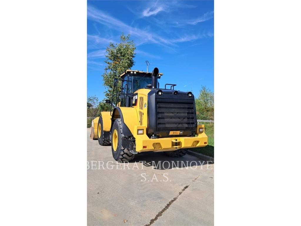 CAT 950M لوادر بعجل
