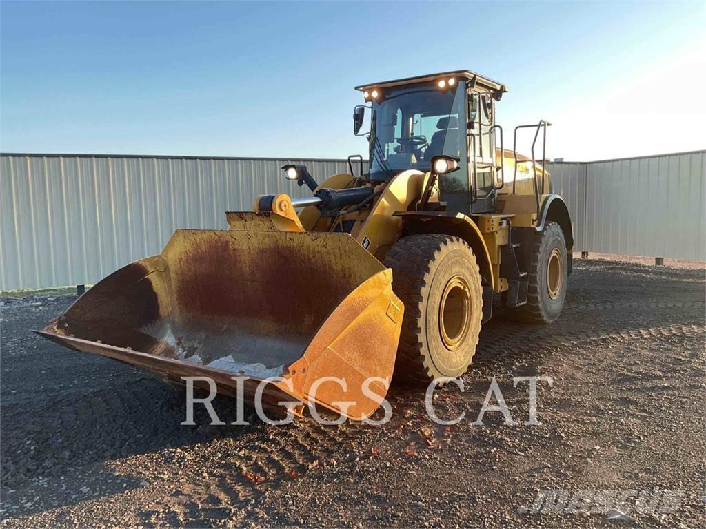 CAT 950M لوادر بعجل
