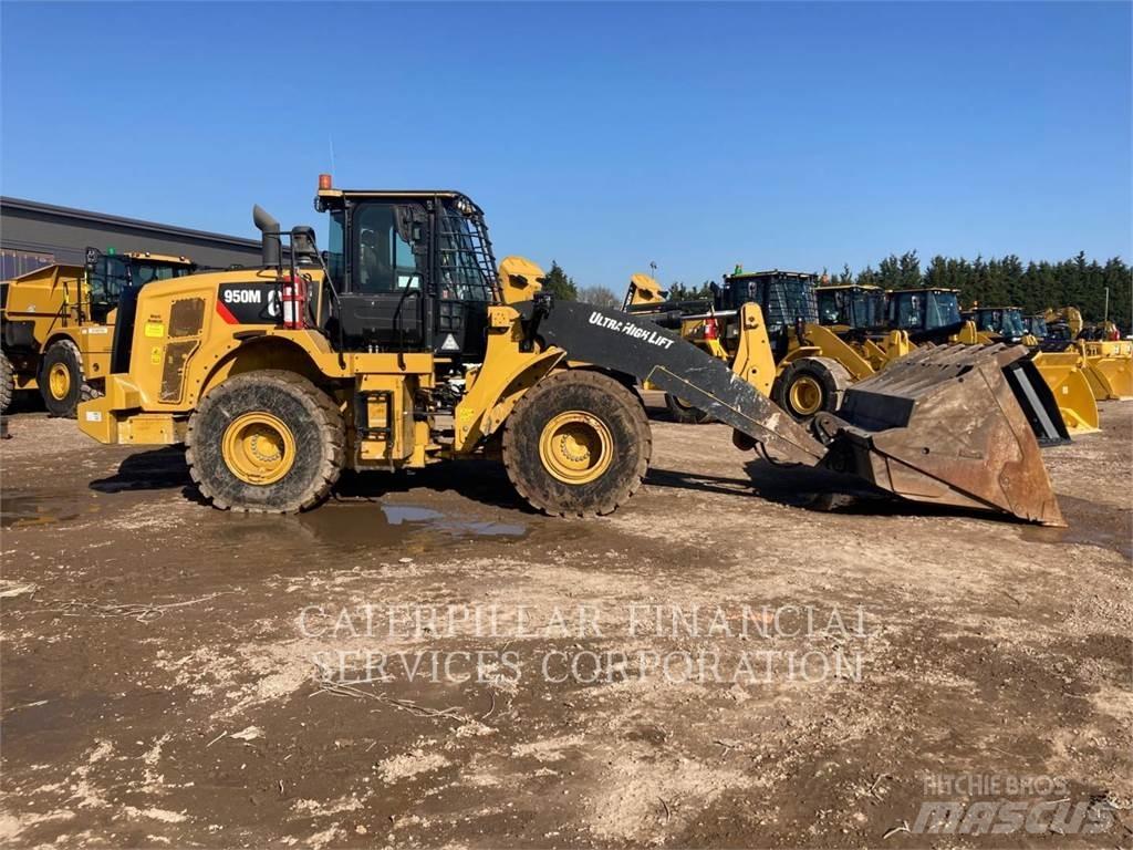 CAT 950M لوادر بعجل