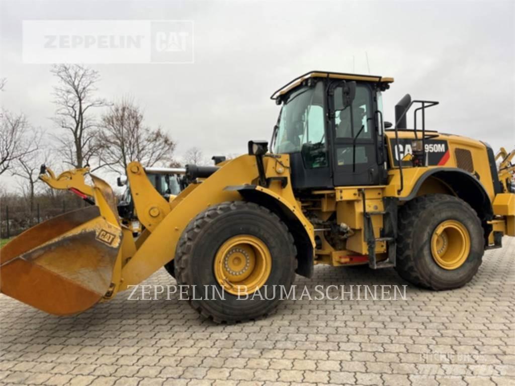 CAT 950M لوادر بعجل