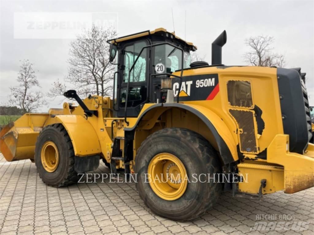 CAT 950M لوادر بعجل