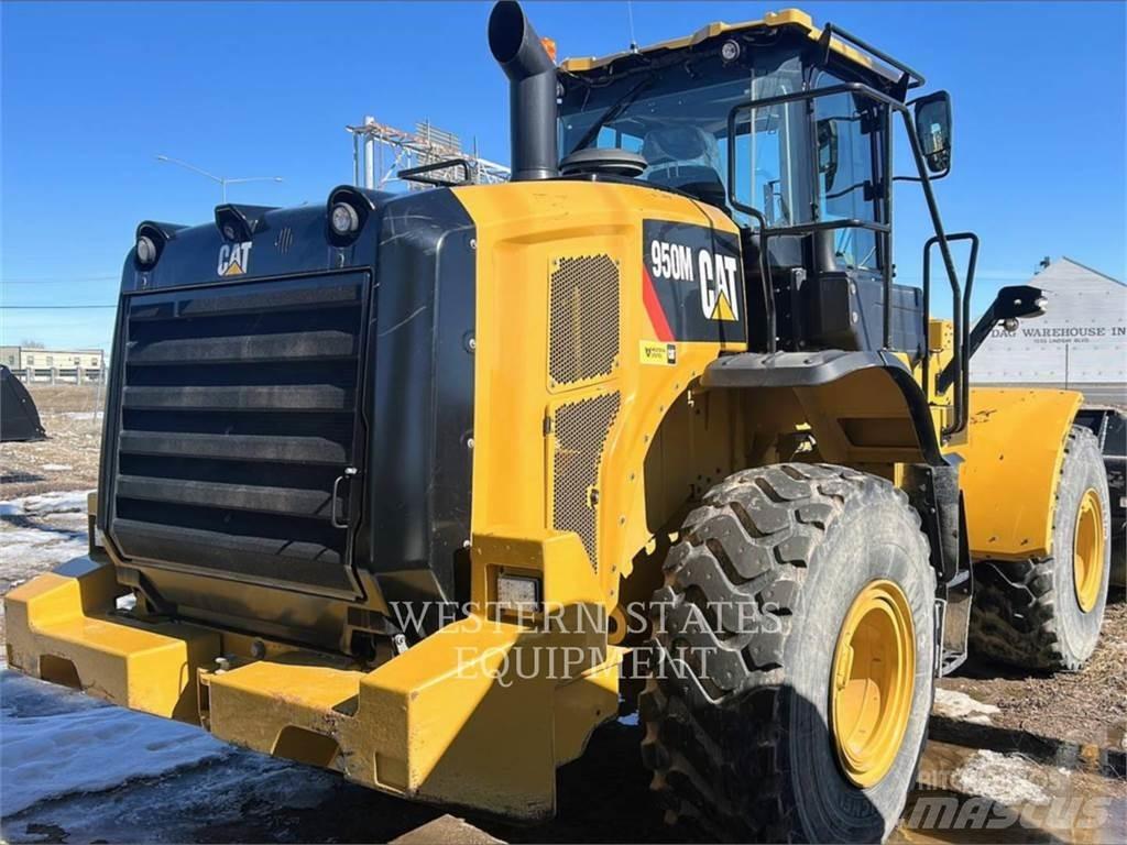 CAT 950M لوادر بعجل