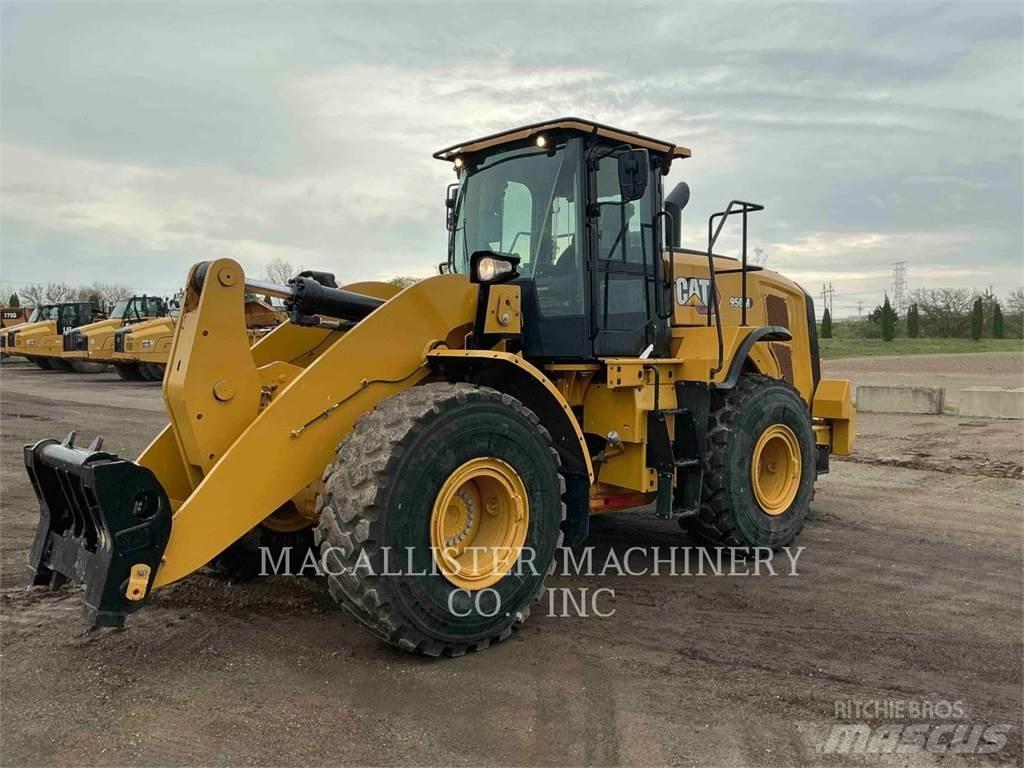 CAT 950M لوادر بعجل