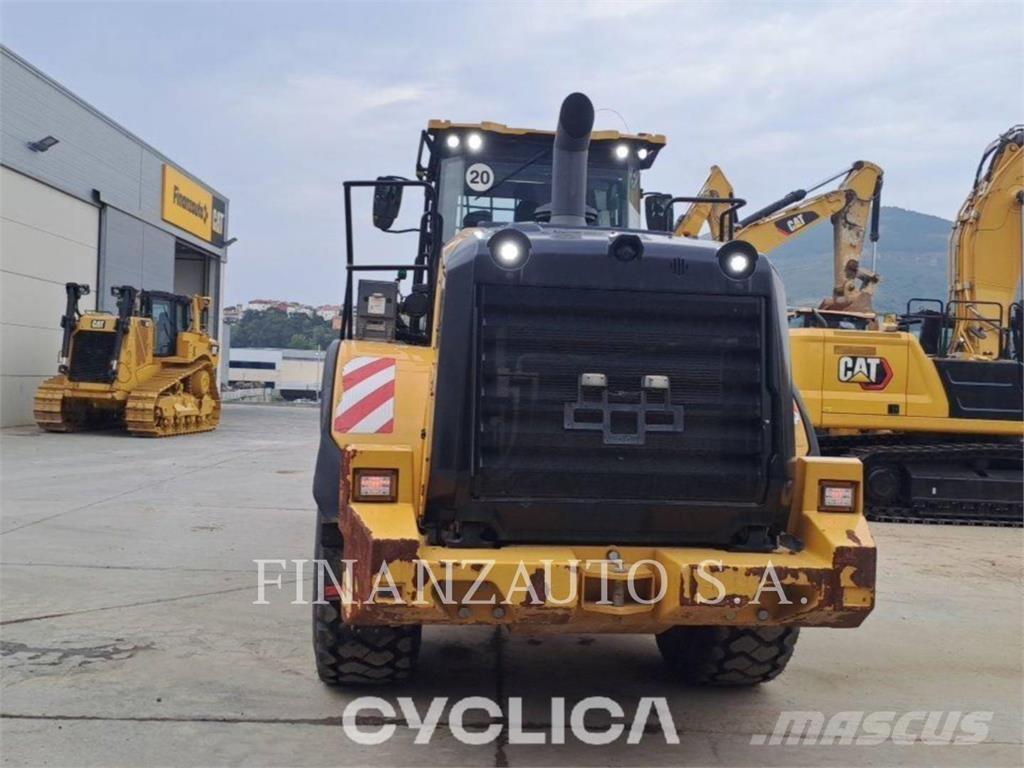 CAT 950M لوادر بعجل