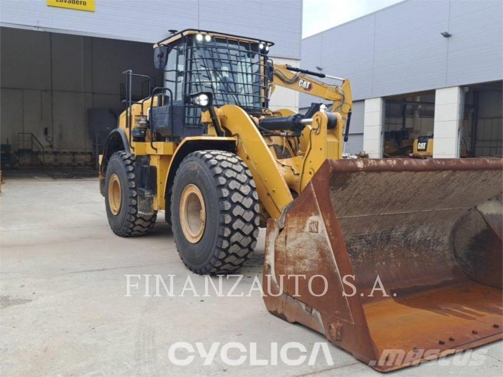 CAT 950M لوادر بعجل