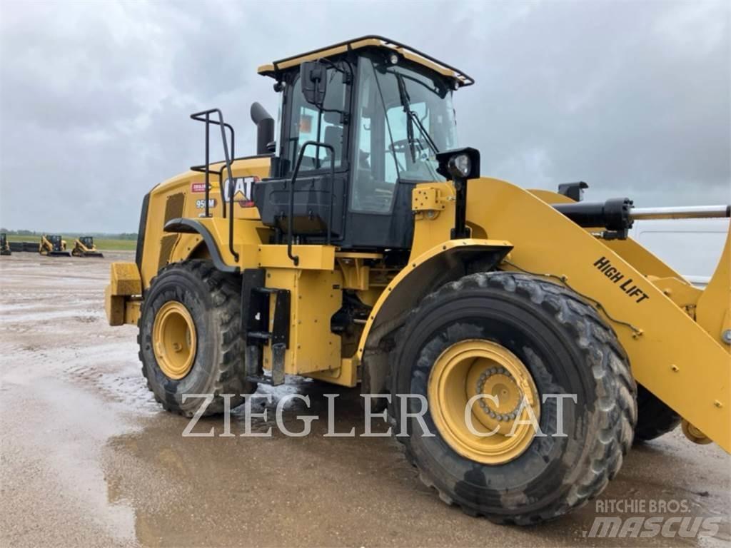 CAT 950M لوادر بعجل
