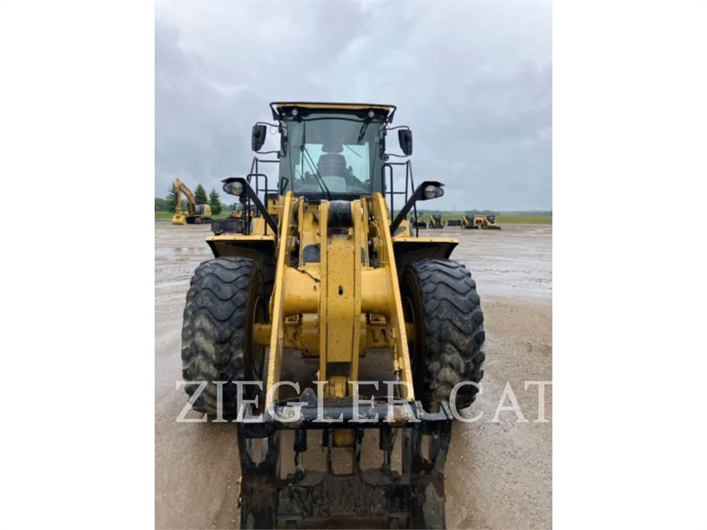 CAT 950M لوادر بعجل
