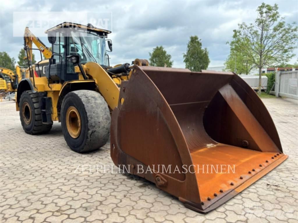 CAT 950M لوادر بعجل