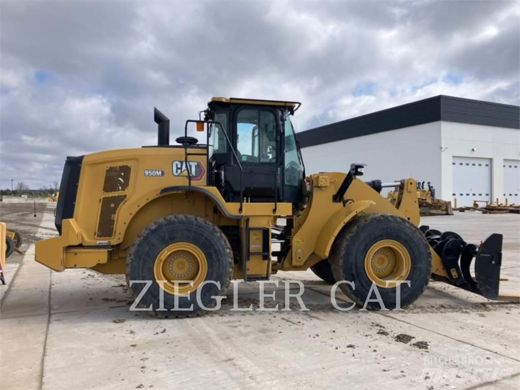 CAT 950M لوادر بعجل