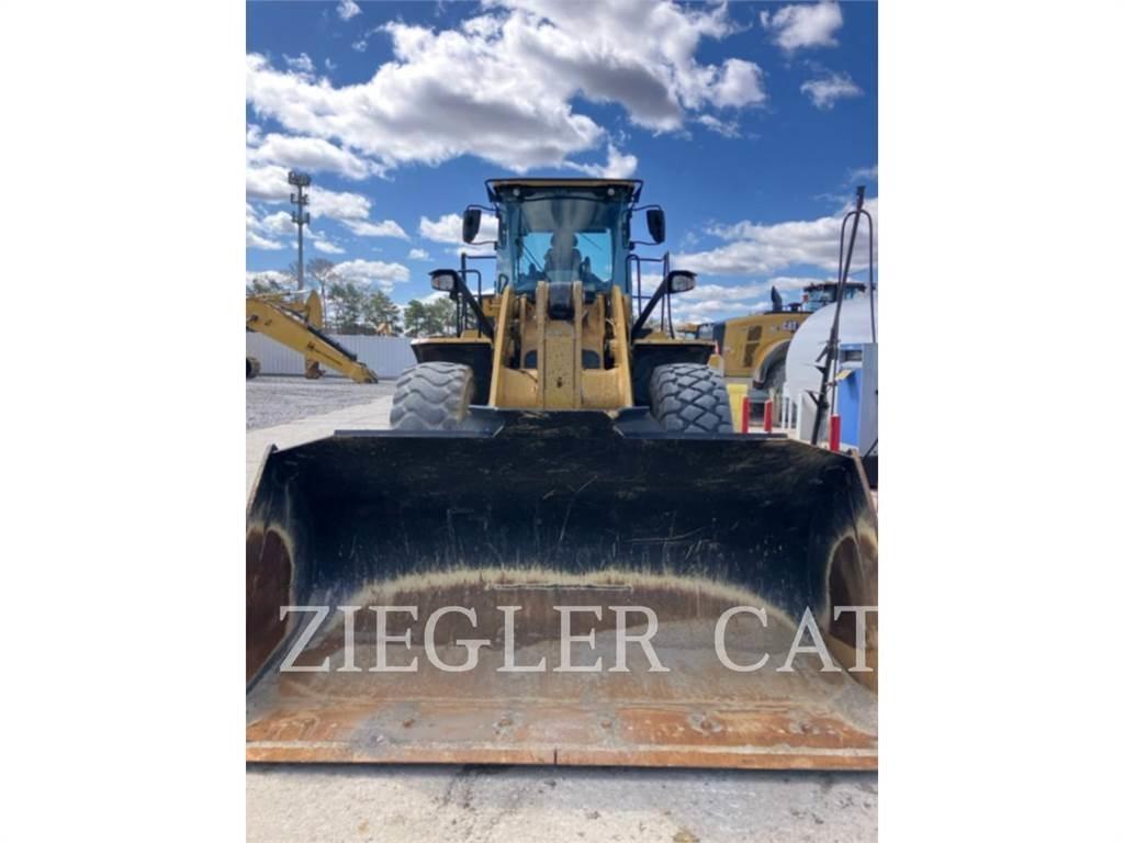 CAT 950M لوادر بعجل