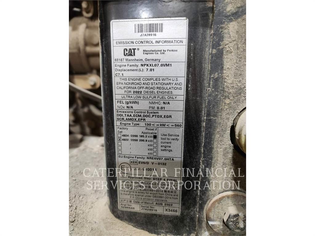 CAT 950M لوادر بعجل