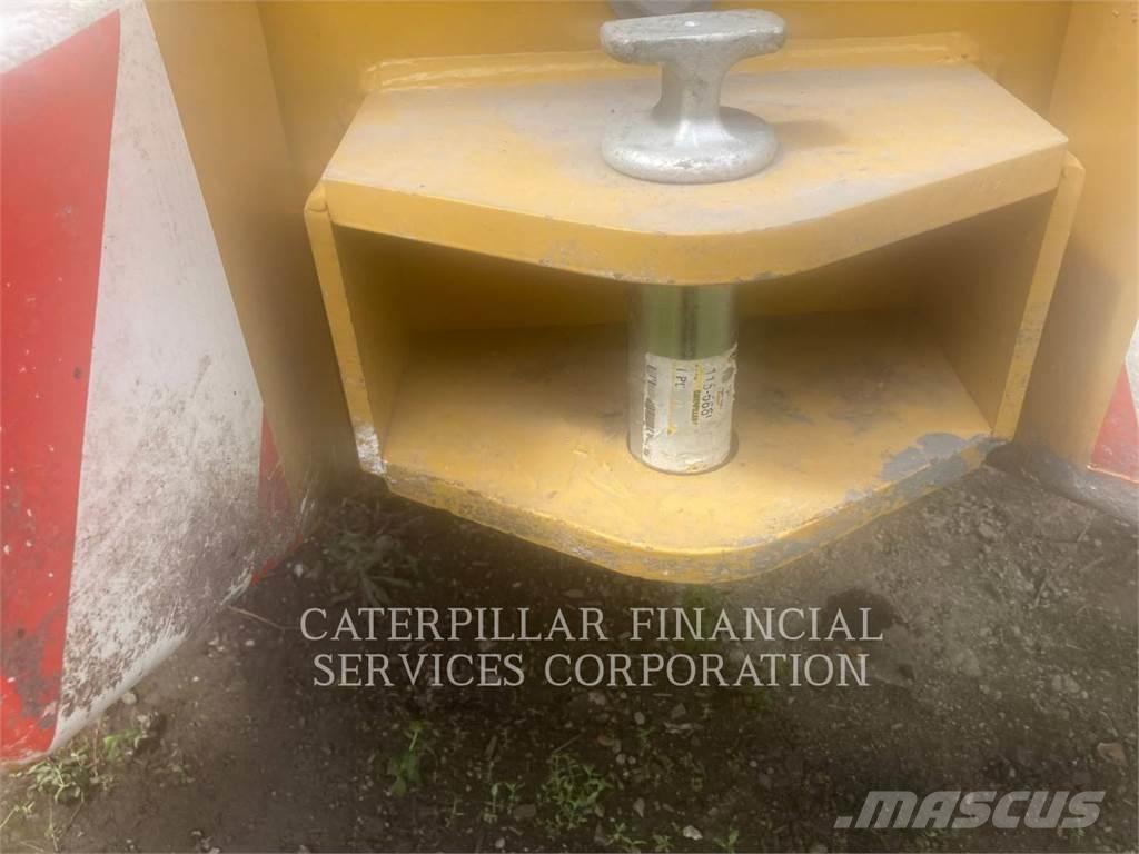 CAT 950M لوادر بعجل