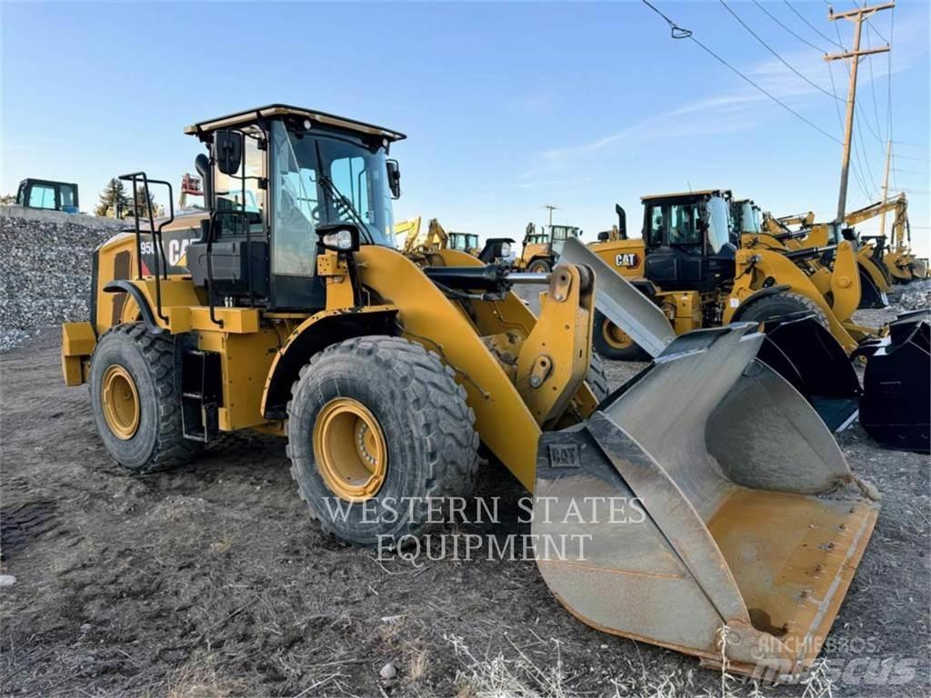 CAT 950M لوادر بعجل
