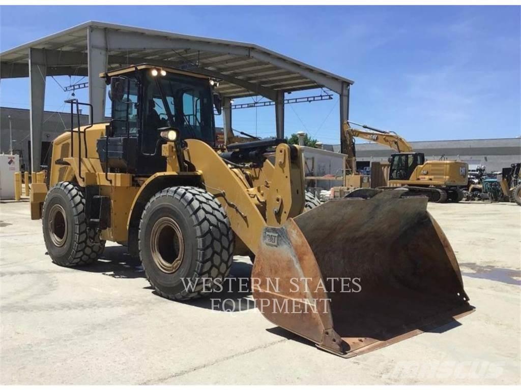 CAT 950M لوادر بعجل