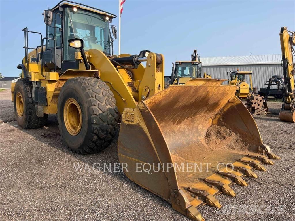 CAT 950M لوادر بعجل