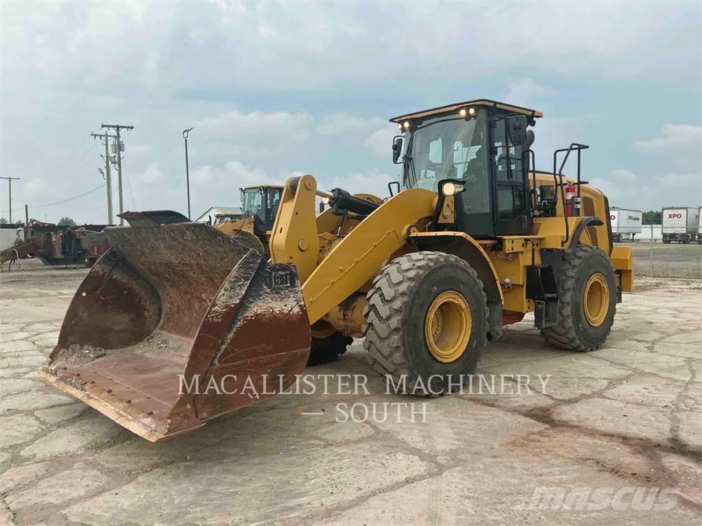 CAT 950M لوادر بعجل