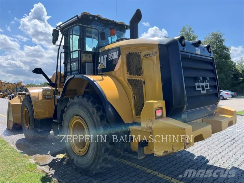 CAT 950M لوادر بعجل