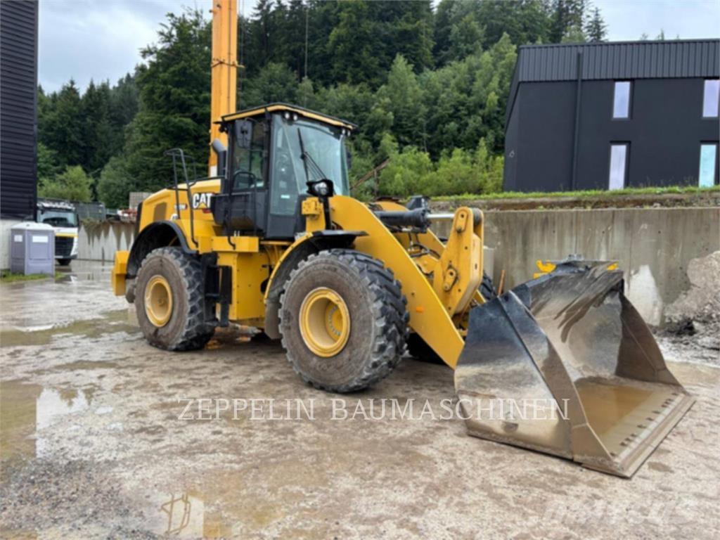 CAT 950M لوادر بعجل
