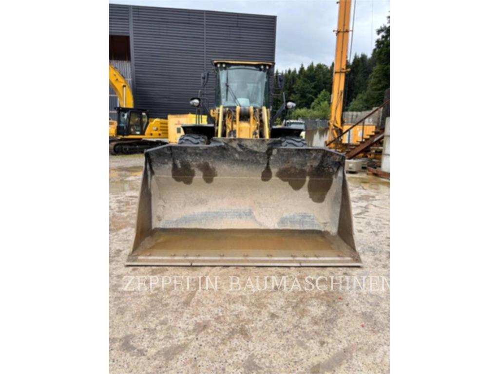 CAT 950M لوادر بعجل