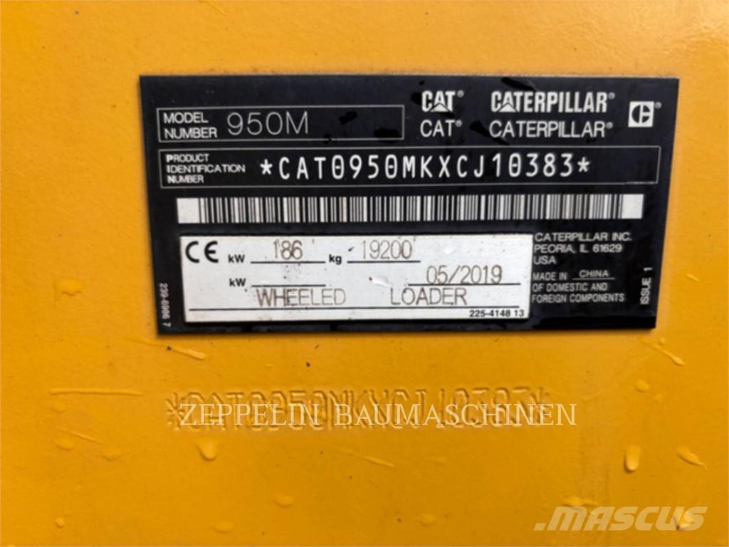 CAT 950M لوادر بعجل