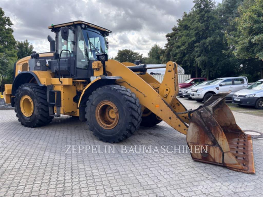 CAT 950M لوادر بعجل