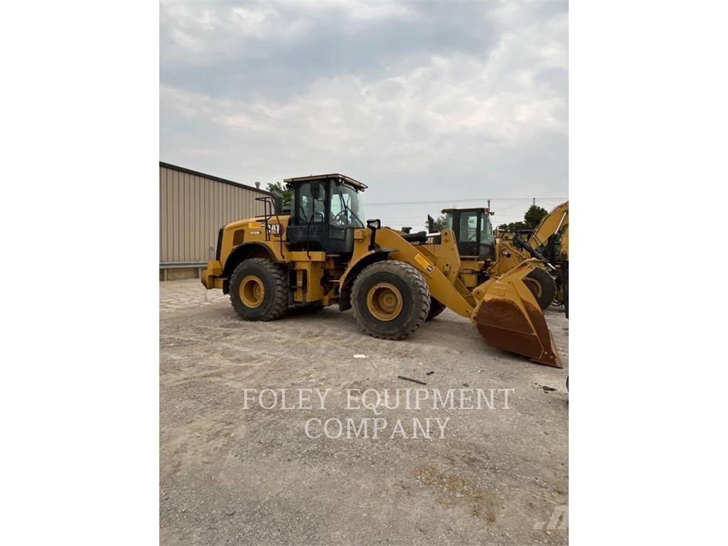 CAT 950M لوادر بعجل