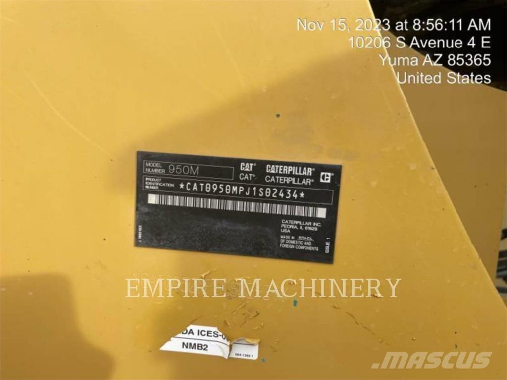 CAT 950M لوادر بعجل