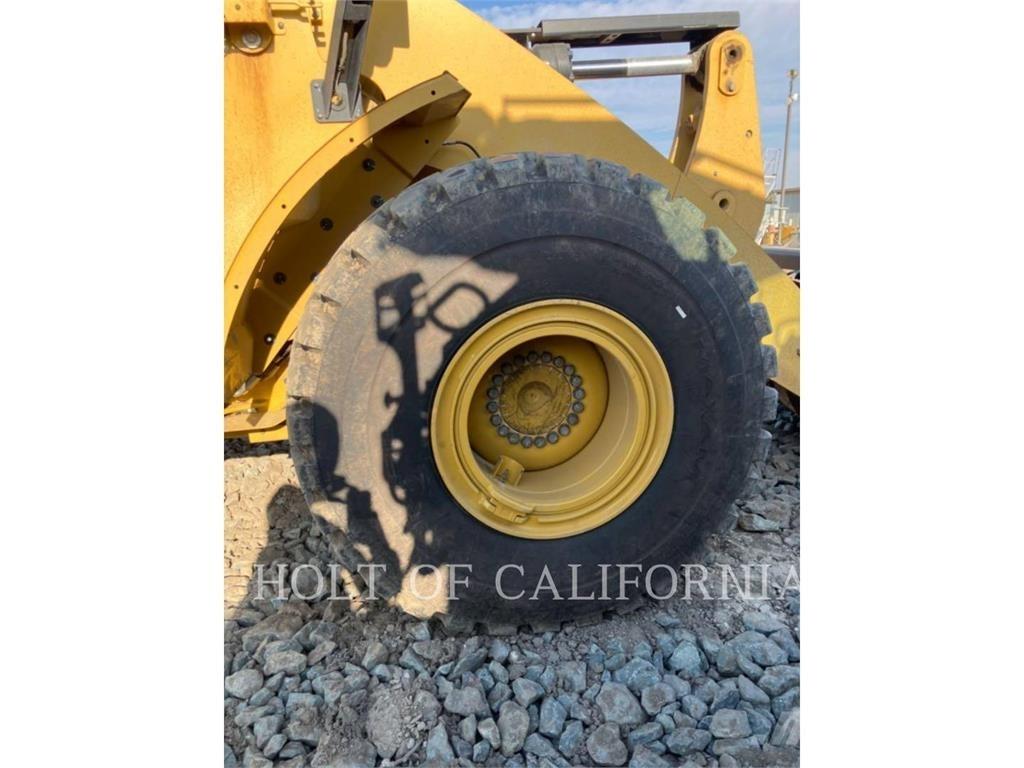 CAT 950M لوادر بعجل