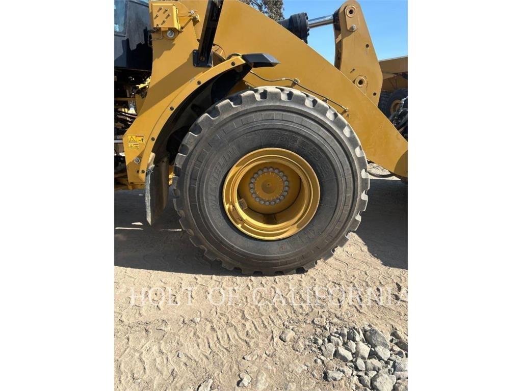 CAT 950M لوادر بعجل