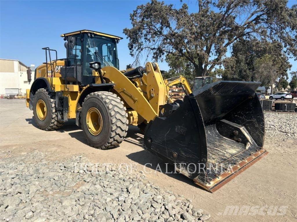 CAT 950M لوادر بعجل
