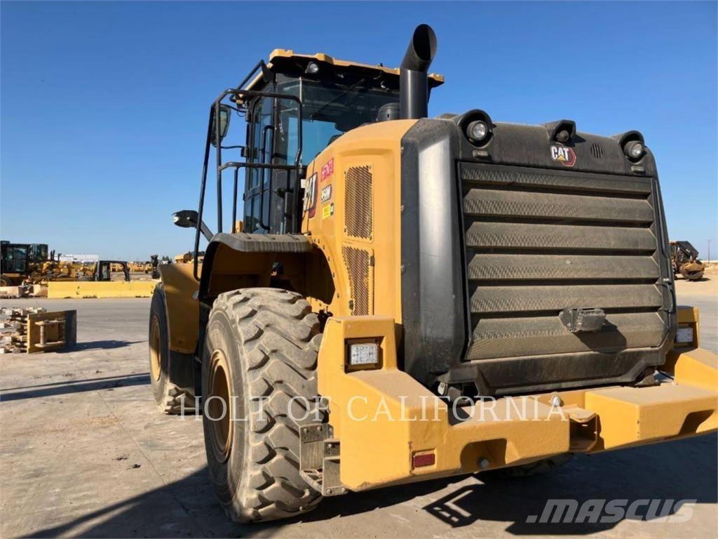 CAT 950M لوادر بعجل