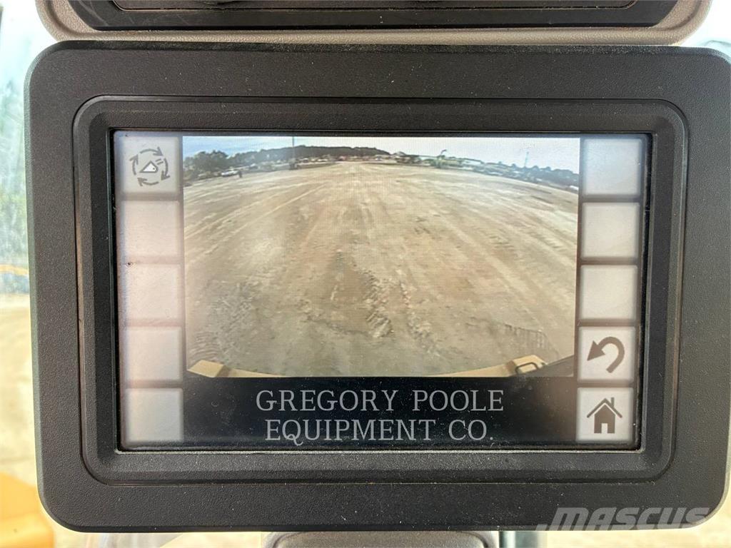 CAT 950M لوادر بعجل