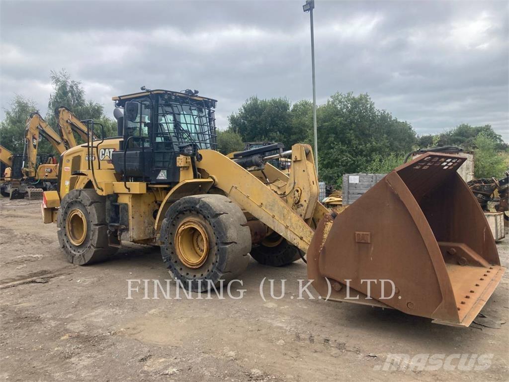 CAT 950M لوادر بعجل