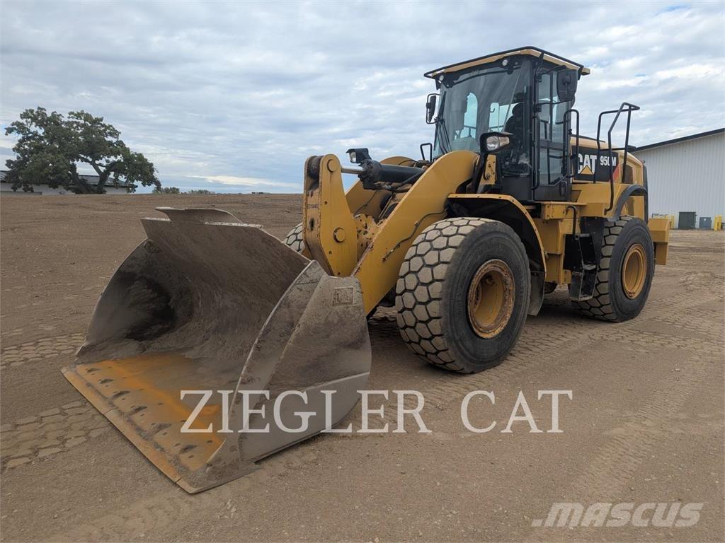 CAT 950M لوادر بعجل