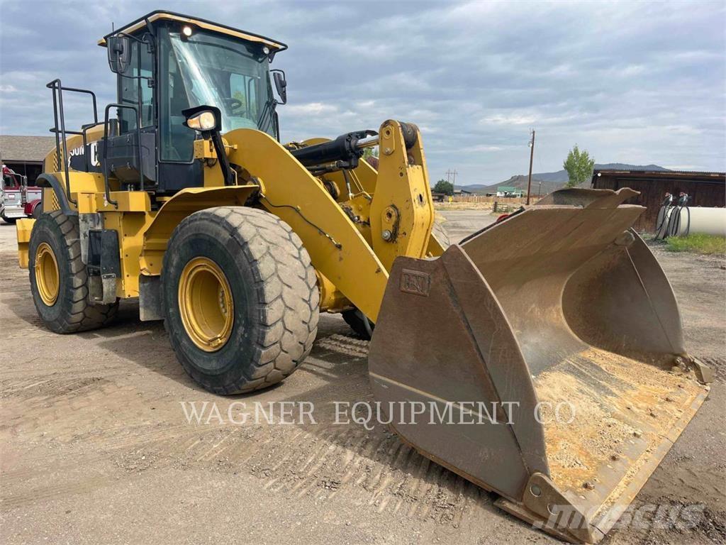 CAT 950M لوادر بعجل