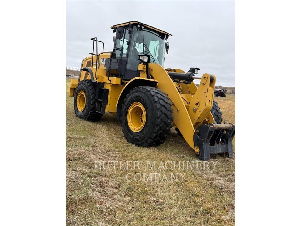 CAT 950M لوادر بعجل