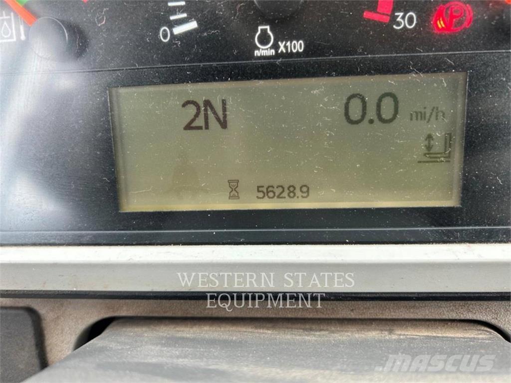 CAT 950M لوادر بعجل