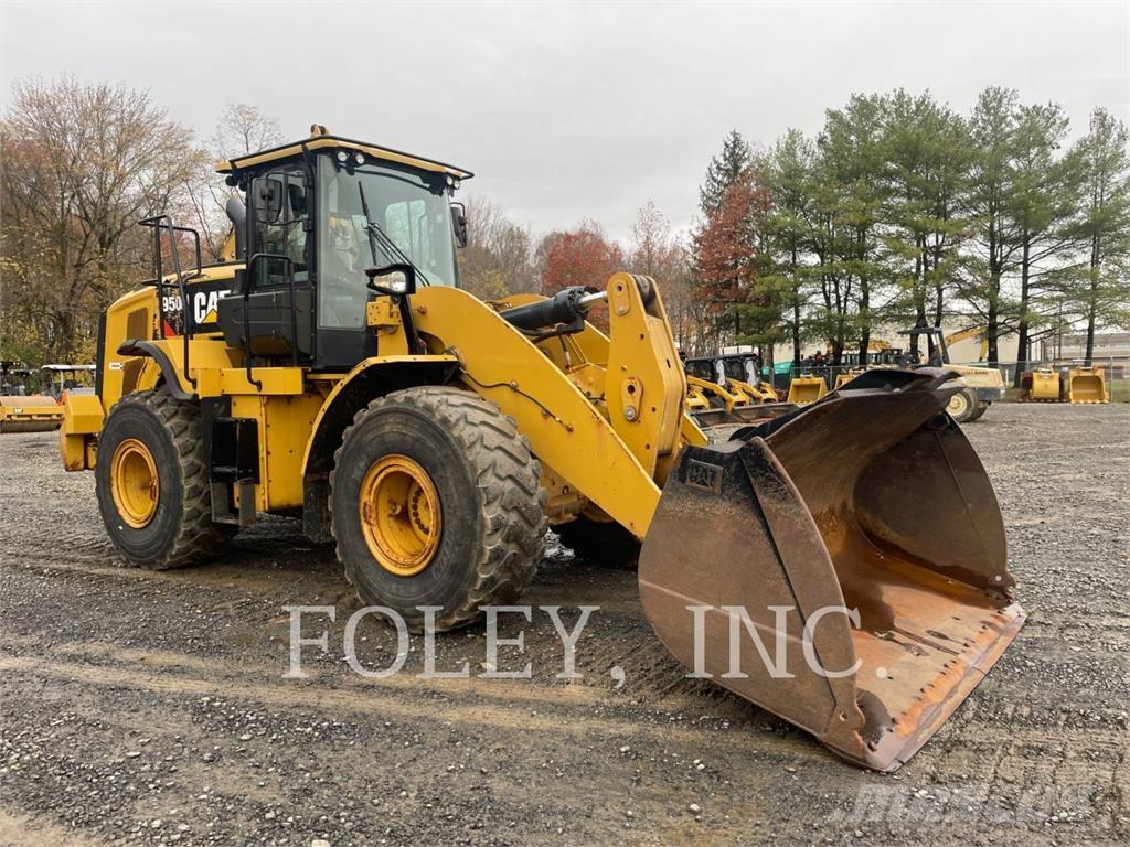 CAT 950M لوادر بعجل