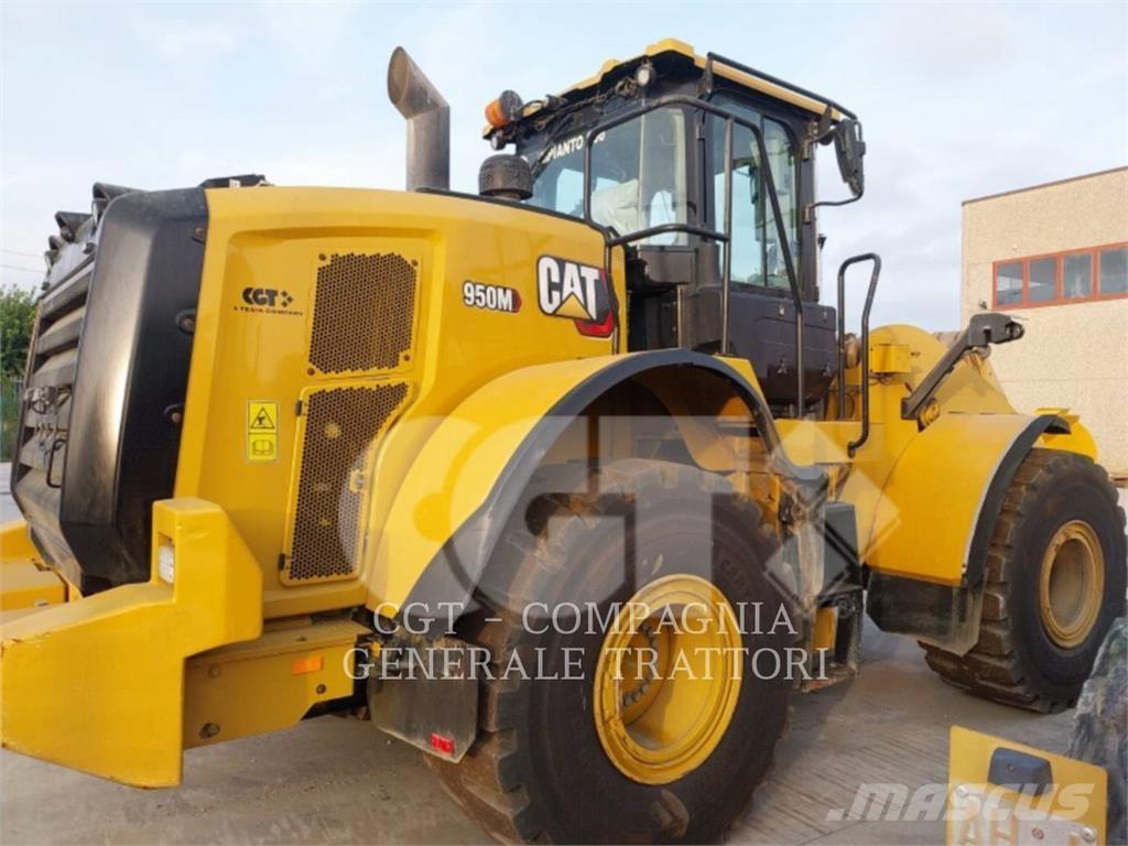 CAT 950M لوادر بعجل