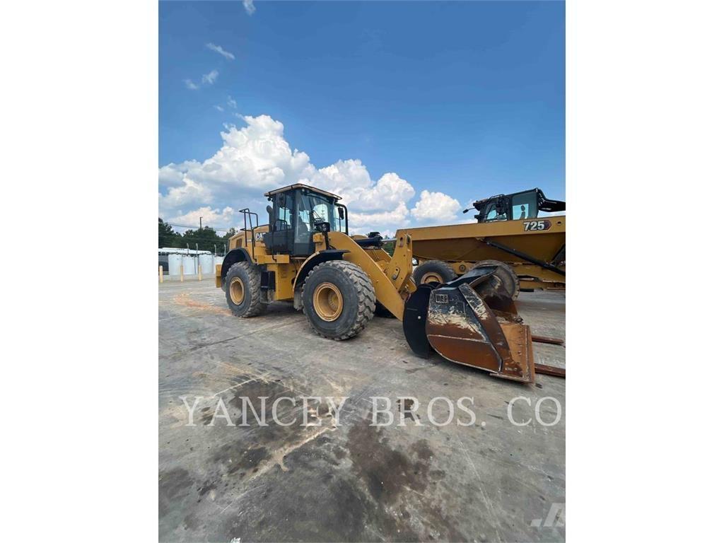 CAT 950M لوادر بعجل