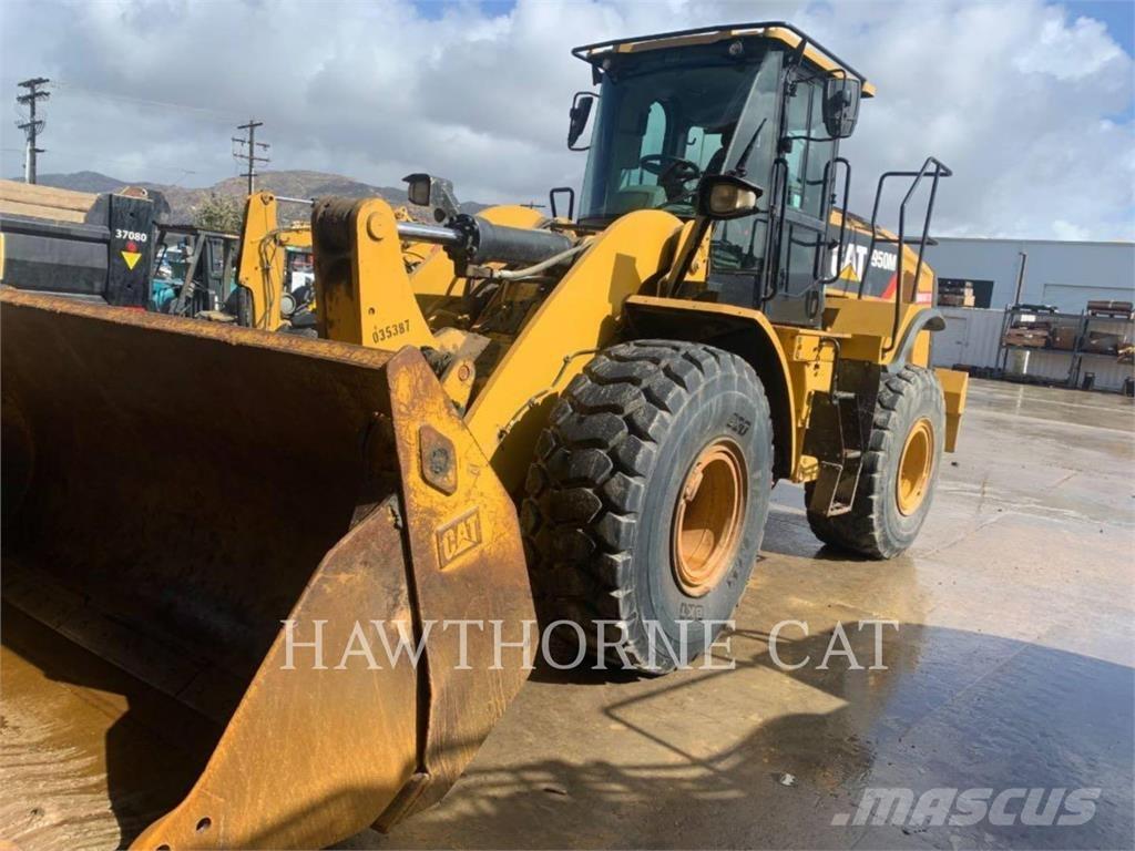 CAT 950M لوادر بعجل