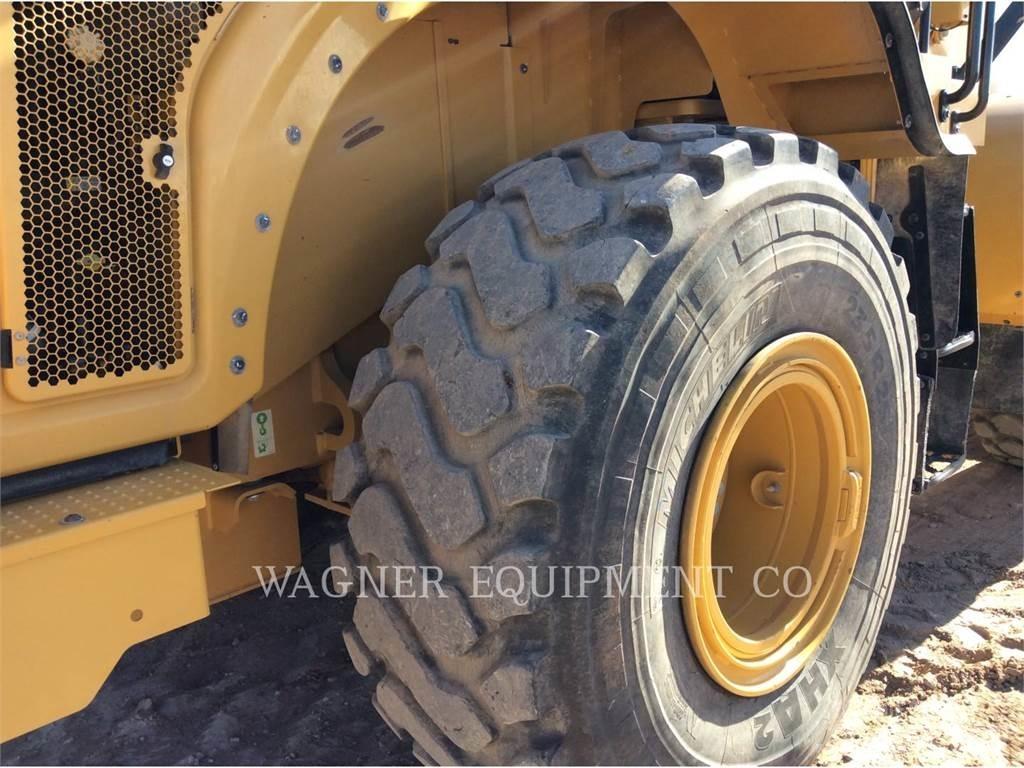 CAT 950M لوادر بعجل