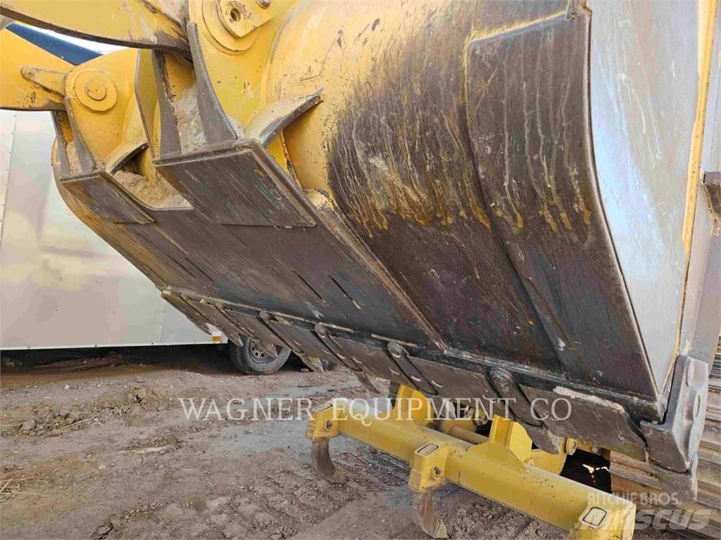 CAT 950M لوادر بعجل