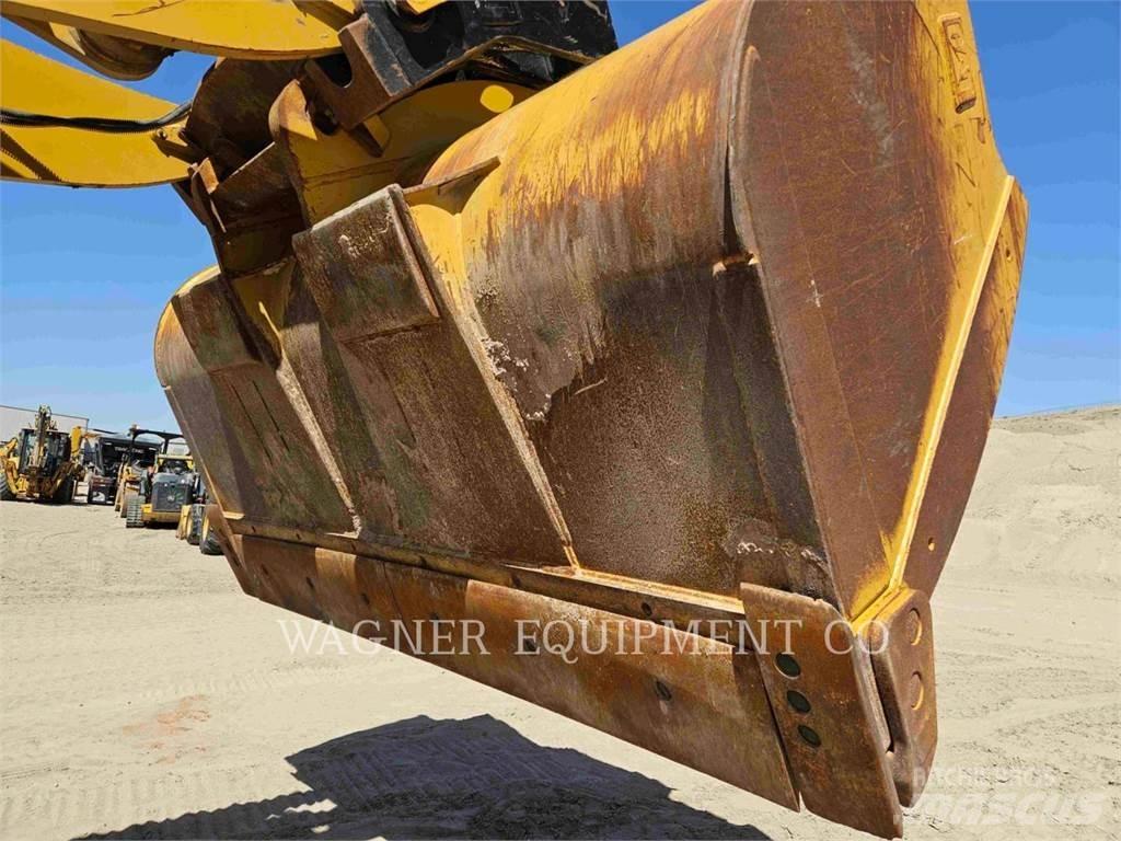 CAT 950M لوادر بعجل