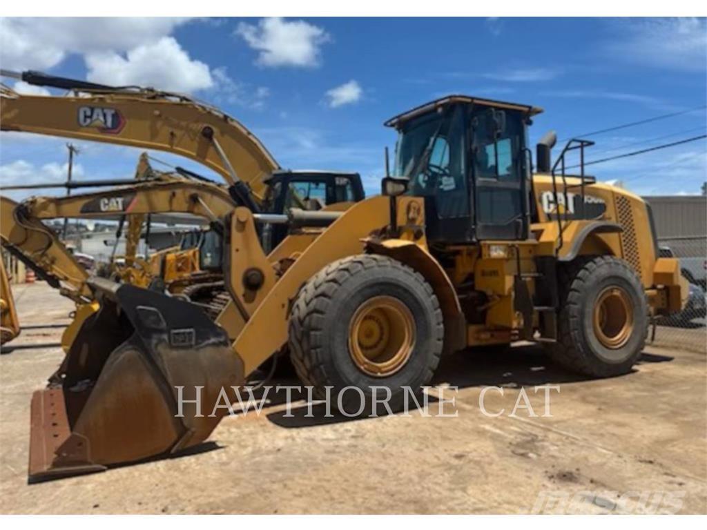 CAT 950M لوادر بعجل
