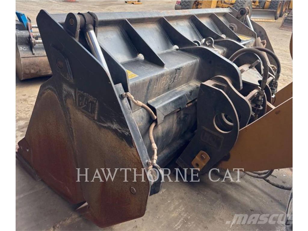 CAT 950M لوادر بعجل