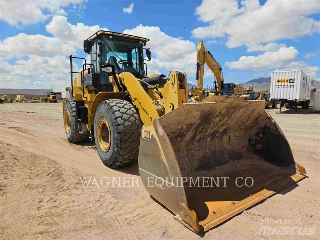CAT 950M لوادر بعجل
