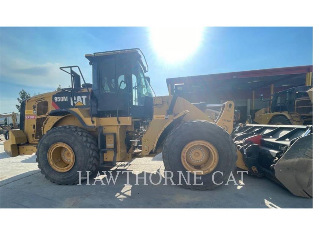 CAT 950M لوادر بعجل