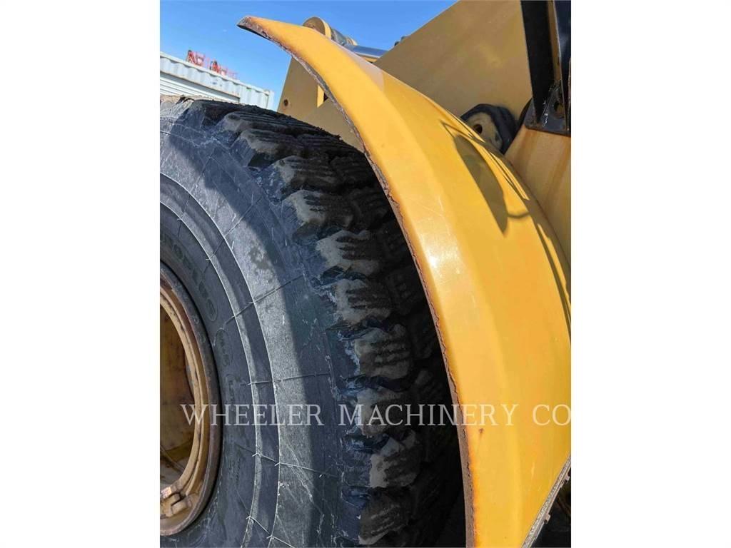 CAT 950M JRB لوادر بعجل