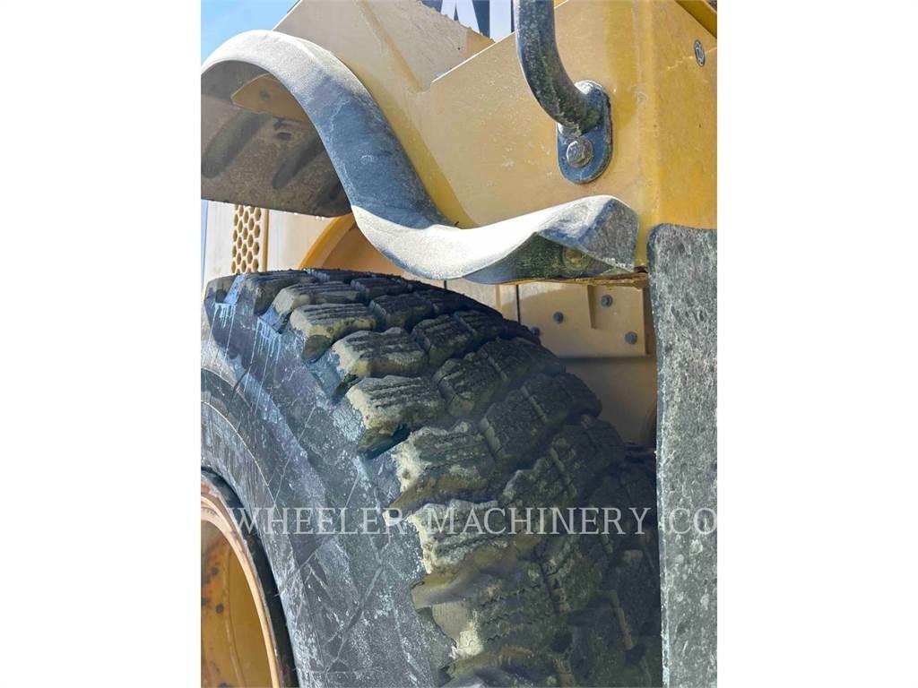 CAT 950M JRB لوادر بعجل